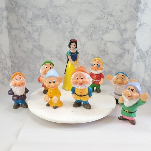 VINTAGE Snow White Seven Dwarfs Set Rubber Squeaky Toys Figure Made In Hong Kong - Picture 1 of 12
